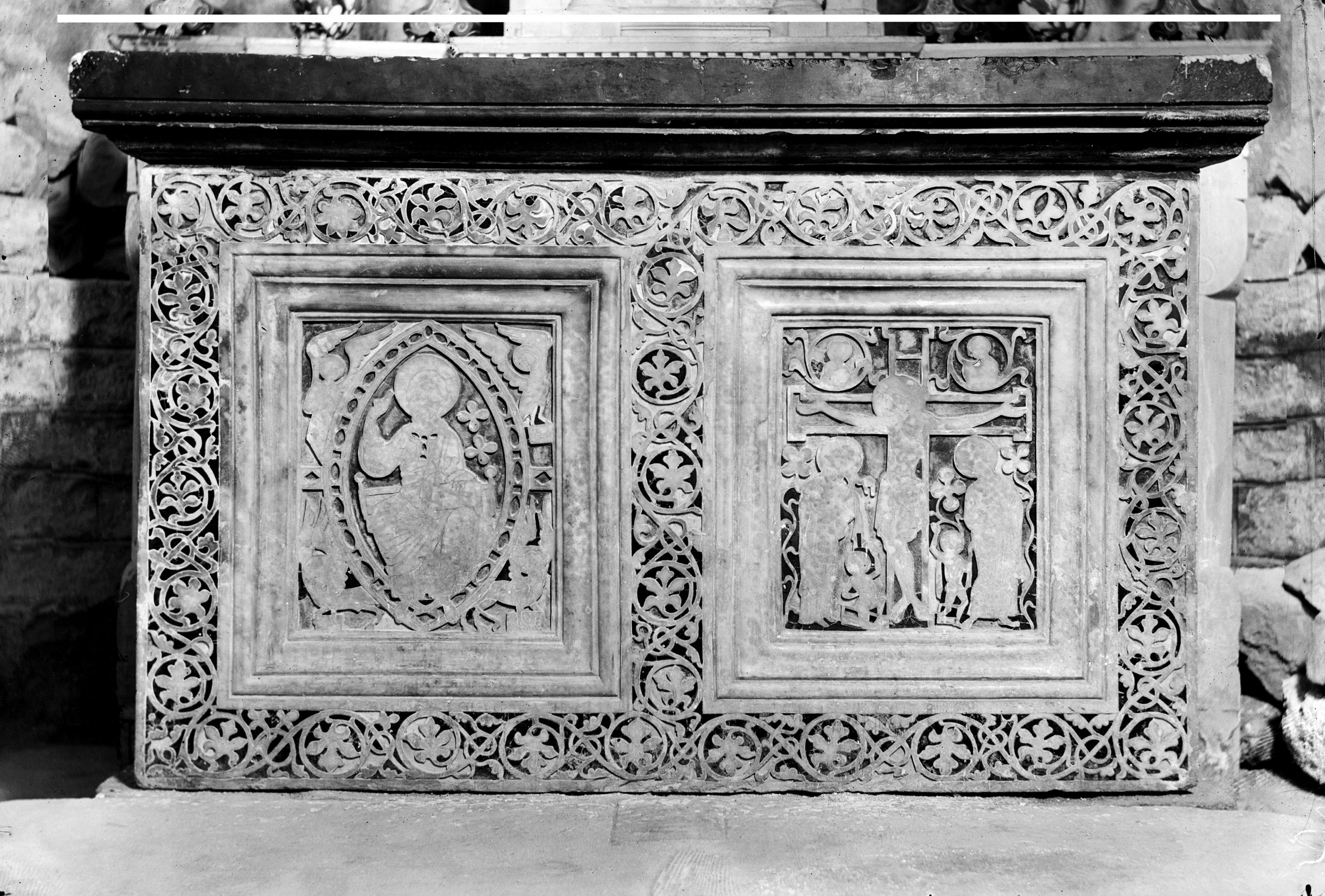 La restauration de la table d’autel de Saint-Guilhem Le Désert