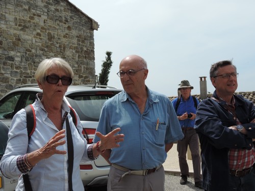 Nadine présente notre conférencier 