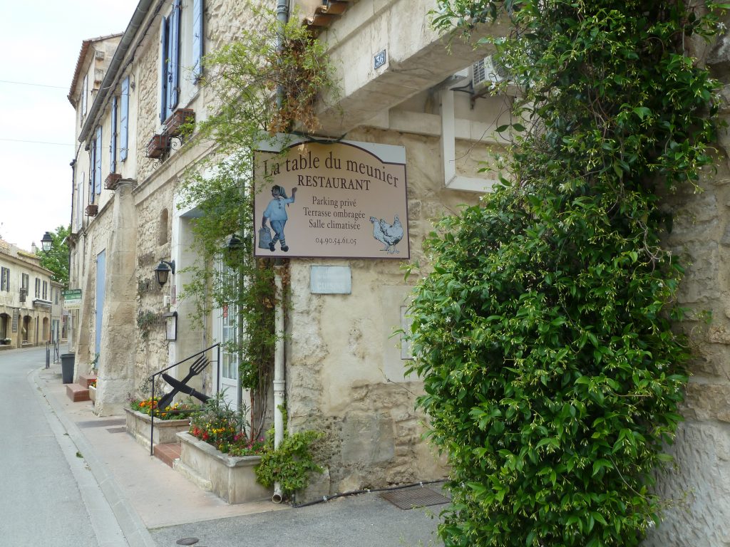 Quoi de plus normal qu'après la visite de la meunerie, nous déjeunions à la table du meunier !