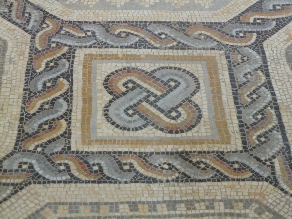 Et une autre belle mosaïque.